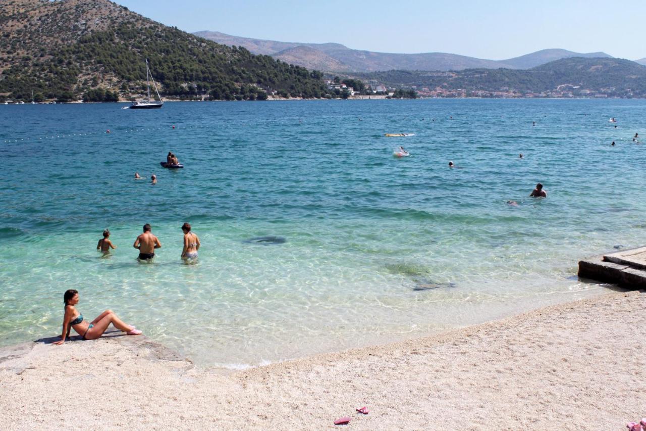 Apartments With A Parking Space Marina, Trogir - 11554 Exterior foto