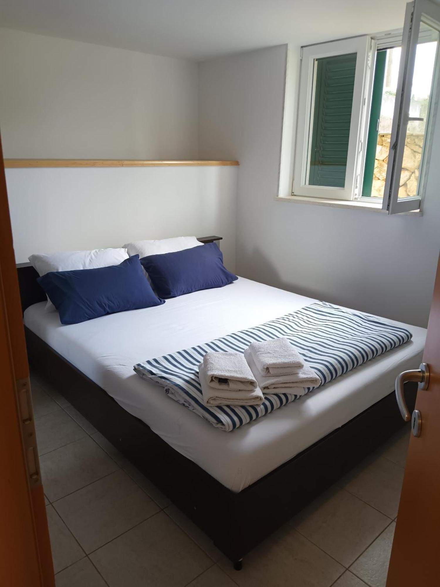 Apartments With A Parking Space Marina, Trogir - 11554 Exterior foto